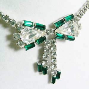 Clear Crystal & Green Rhinestones silver tone charming Ribbon Bow Necklace